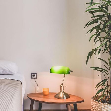 Neoclassical Apartment Near Acropolis - Livingstone Crystal 雅典 外观 照片