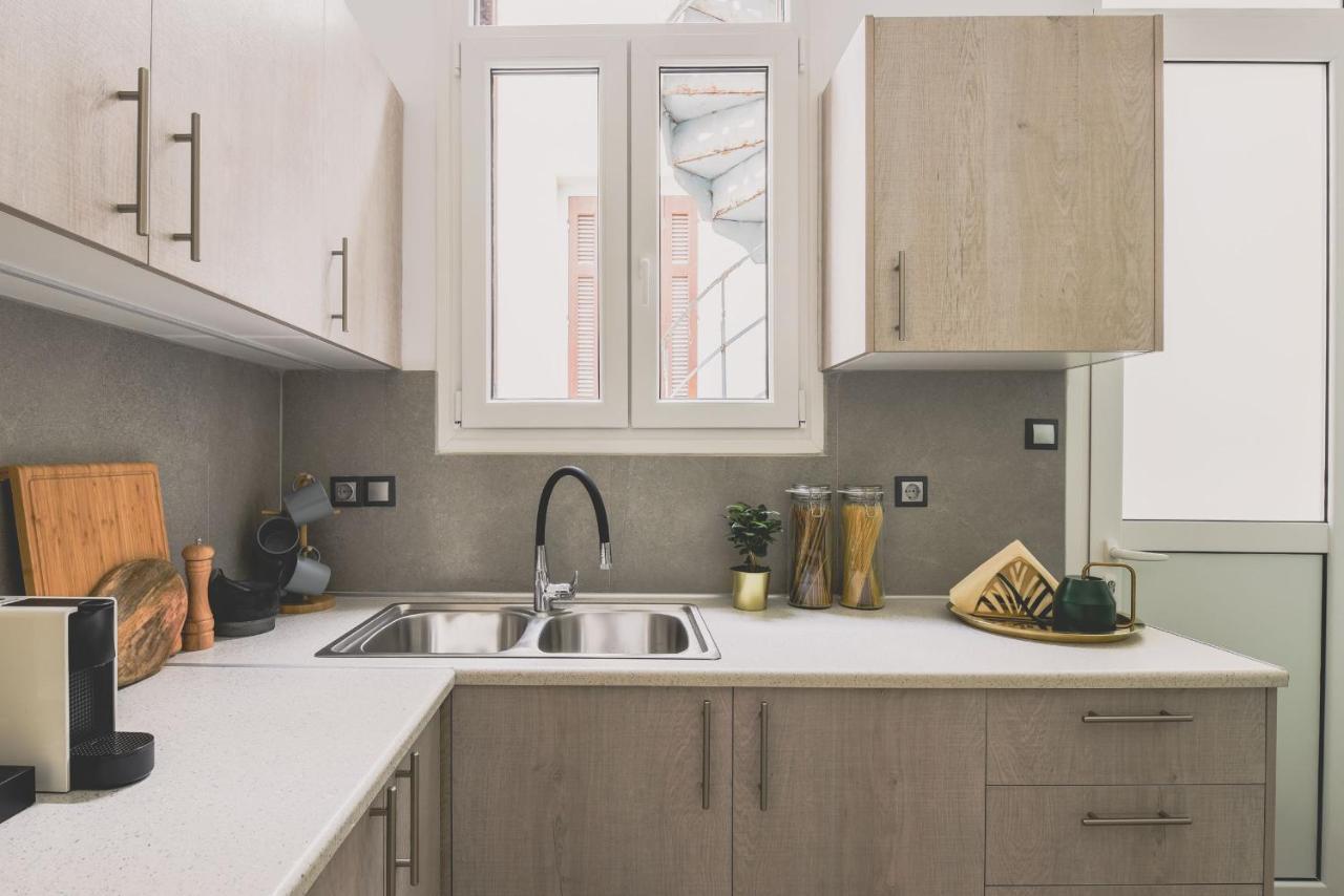 Neoclassical Apartment Near Acropolis - Livingstone Crystal 雅典 外观 照片