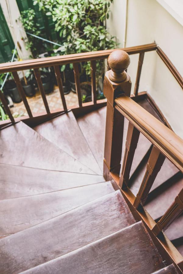 Neoclassical Apartment Near Acropolis - Livingstone Crystal 雅典 外观 照片